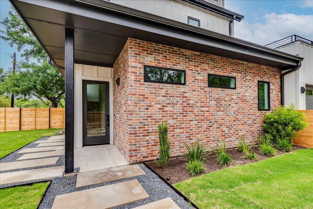 1713 E M Franklin Ave 1, Austin, TX 78721