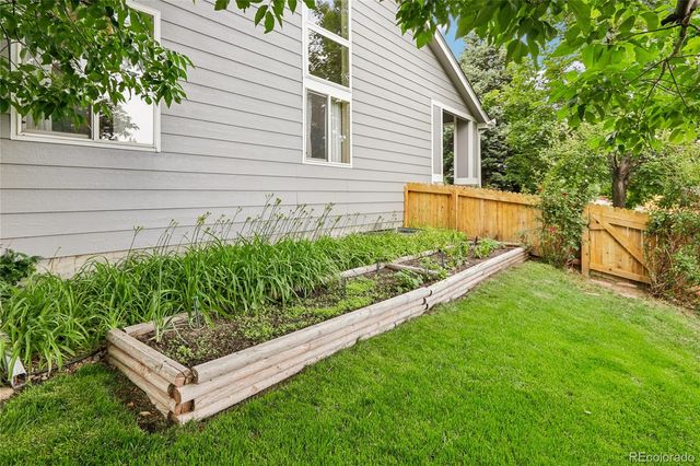 8850 W Long Court, Littleton, CO 80123