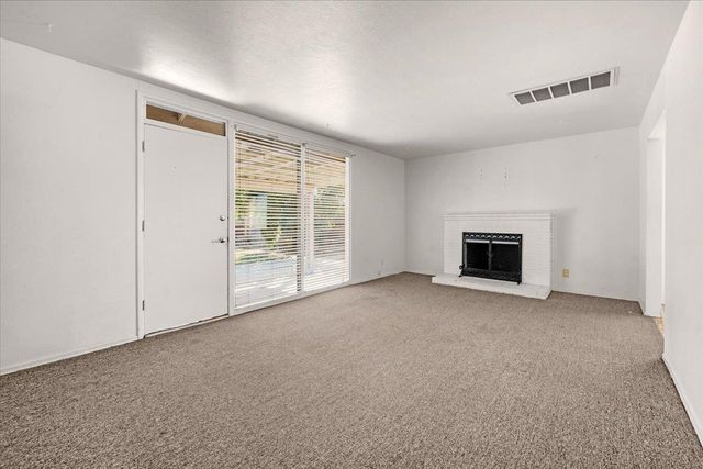 4740 N Valeria Street, Fresno, CA 93726