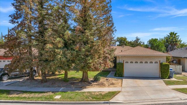 4740 N Valeria Street, Fresno, CA 93726
