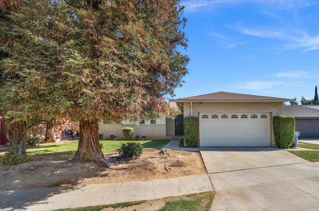 4740 N Valeria Street, Fresno, CA 93726