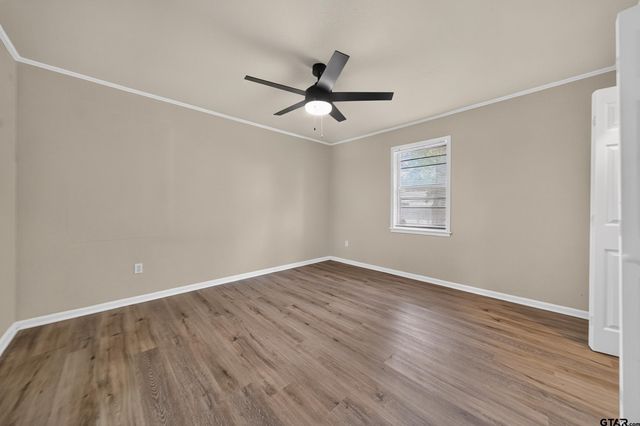 209 W South Street, Lindale, TX 75771