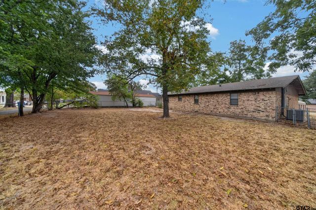 209 W South Street, Lindale, TX 75771
