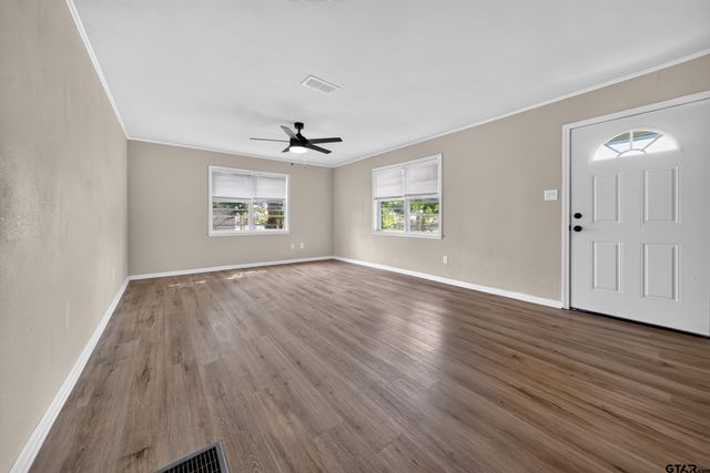 209 W South Street, Lindale, TX 75771