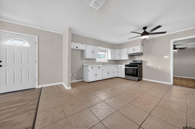 209 W South Street, Lindale, TX 75771