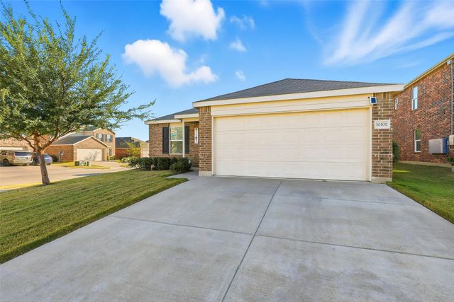 10101 Newtown Drive, Fort Worth, TX 76036