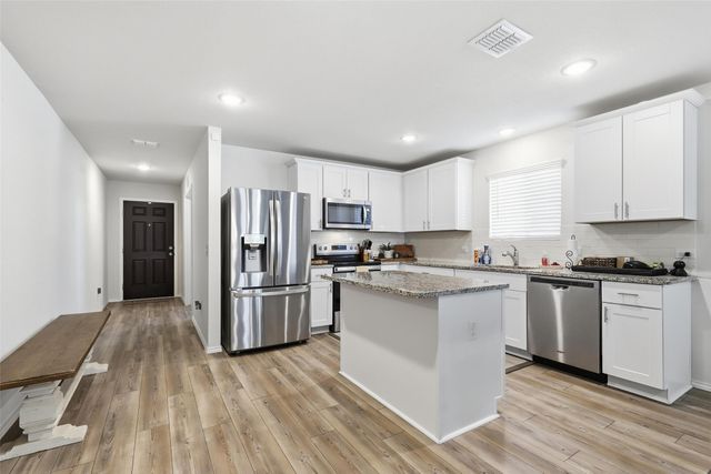 10101 Newtown Drive, Fort Worth, TX 76036