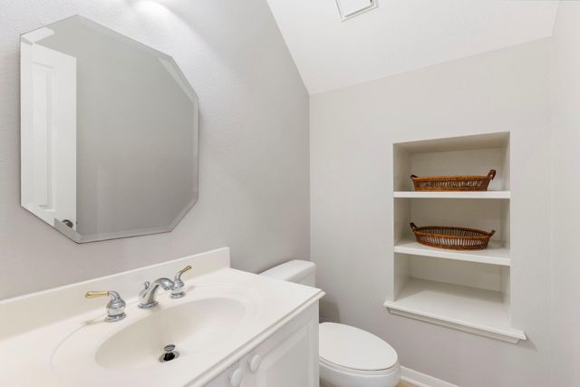 3 S Altwood Circle, The Woodlands, TX 77382