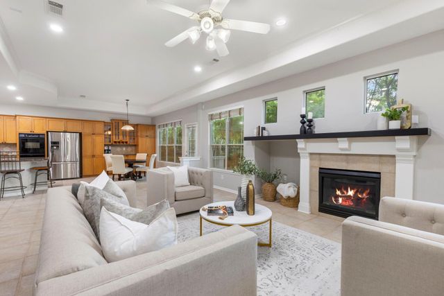 3 S Altwood Circle, The Woodlands, TX 77382