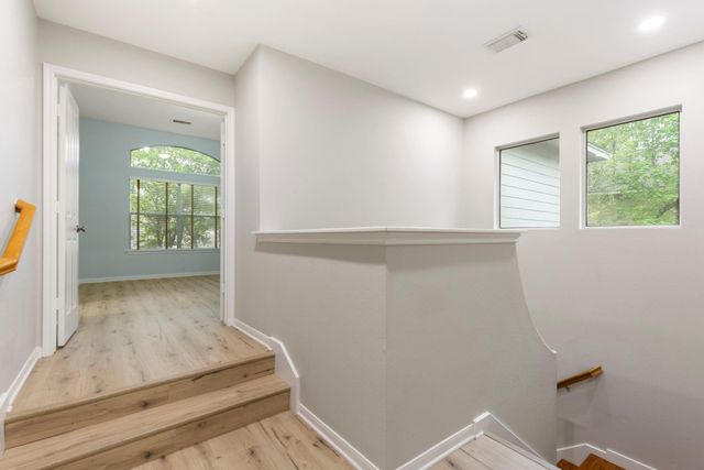 3 S Altwood Circle, The Woodlands, TX 77382