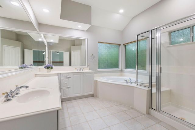 3 S Altwood Circle, The Woodlands, TX 77382