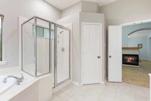 3 S Altwood Circle, The Woodlands, TX 77382