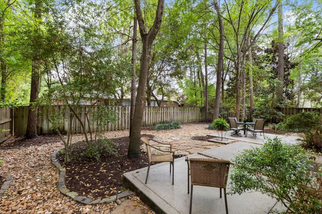 3 S Altwood Circle, The Woodlands, TX 77382