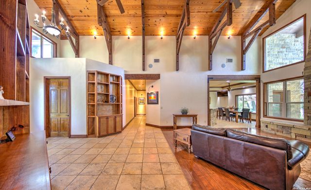 224 ROLLING VIEW DR, Boerne, TX 78006