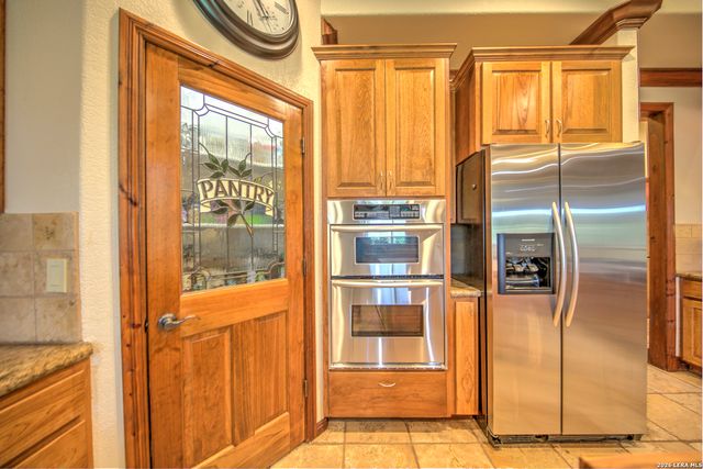 224 ROLLING VIEW DR, Boerne, TX 78006