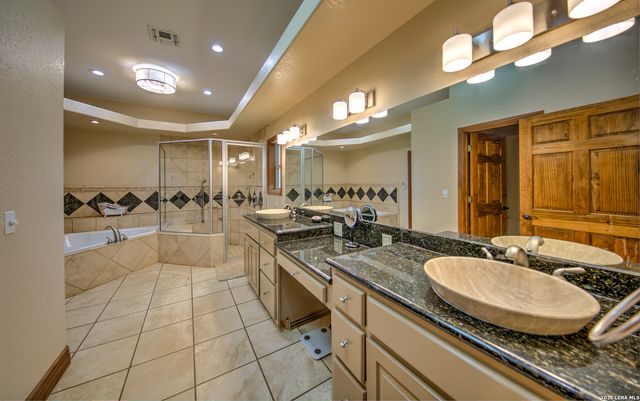 224 ROLLING VIEW DR, Boerne, TX 78006