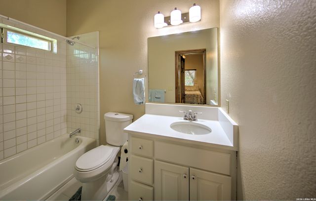 224 ROLLING VIEW DR, Boerne, TX 78006