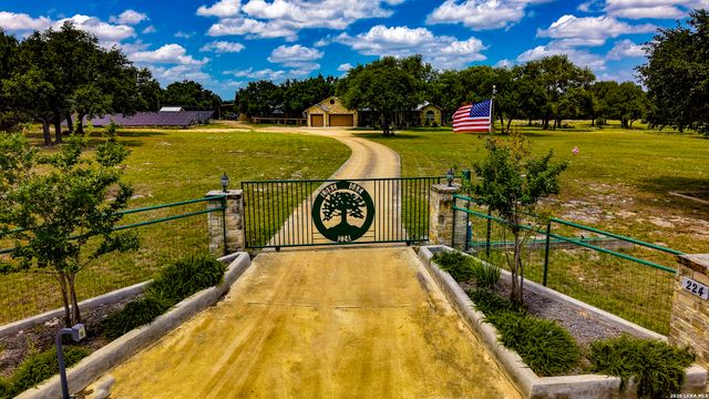224 ROLLING VIEW DR, Boerne, TX 78006