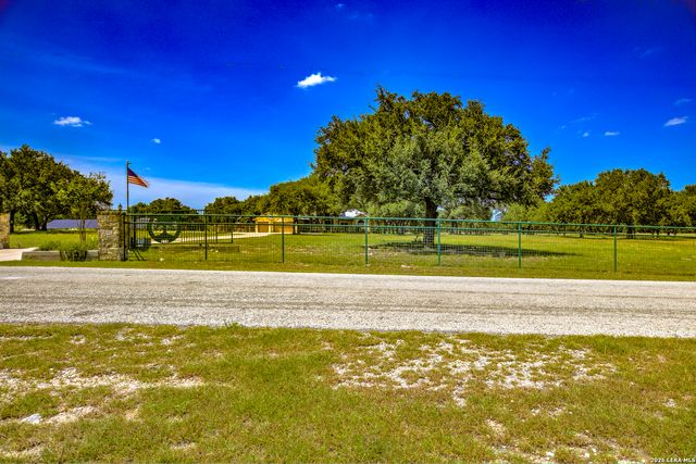 224 ROLLING VIEW DR, Boerne, TX 78006