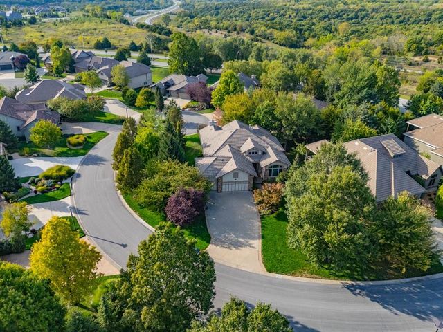 26650 W 100th Place, Olathe, KS 66061