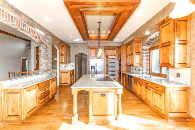 26650 W 100th Place, Olathe, KS 66061