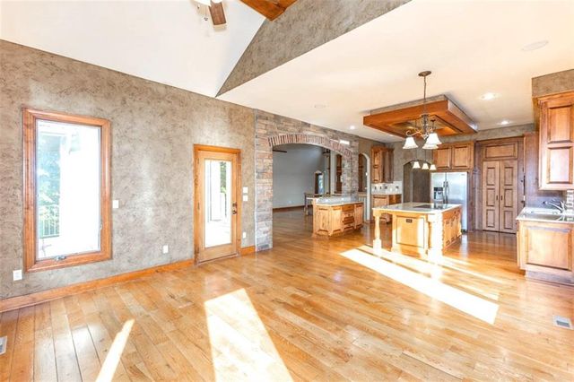 26650 W 100th Place, Olathe, KS 66061