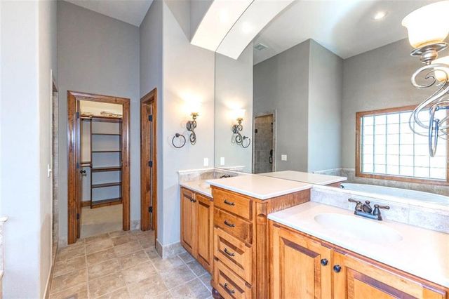 26650 W 100th Place, Olathe, KS 66061