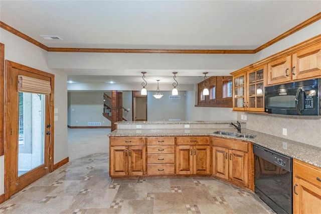 26650 W 100th Place, Olathe, KS 66061