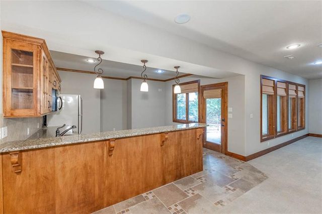 26650 W 100th Place, Olathe, KS 66061