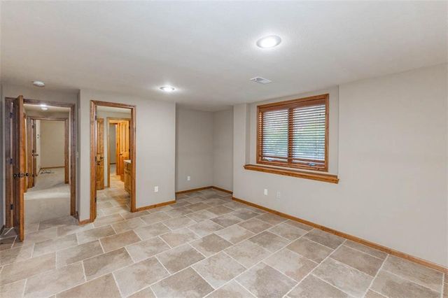 26650 W 100th Place, Olathe, KS 66061