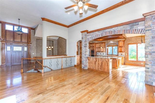 26650 W 100th Place, Olathe, KS 66061