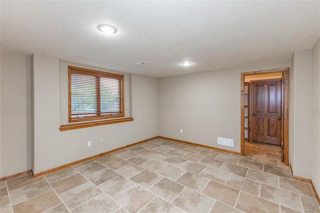 26650 W 100th Place, Olathe, KS 66061