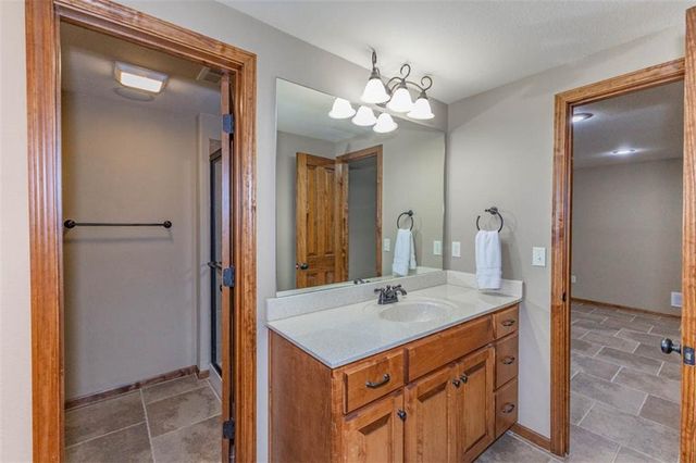 26650 W 100th Place, Olathe, KS 66061