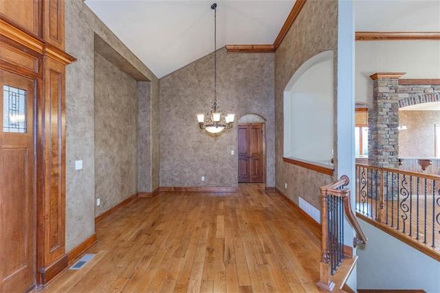 26650 W 100th Place, Olathe, KS 66061