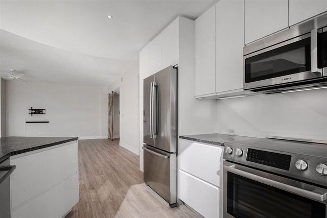 335 Bridge Street Unit: 1406, Grand Rapids, MI 49504