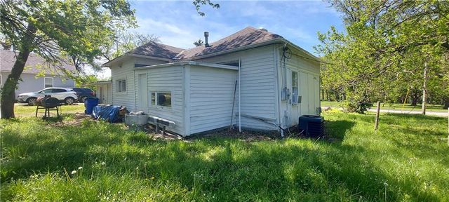 329 S Center Street, Gardner, KS 66030