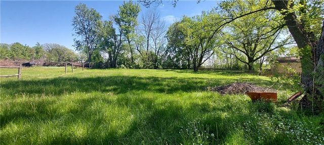 329 S Center Street, Gardner, KS 66030