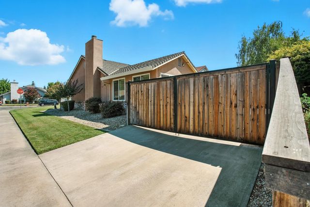 906 Ranch Rd, Galt, CA 95632