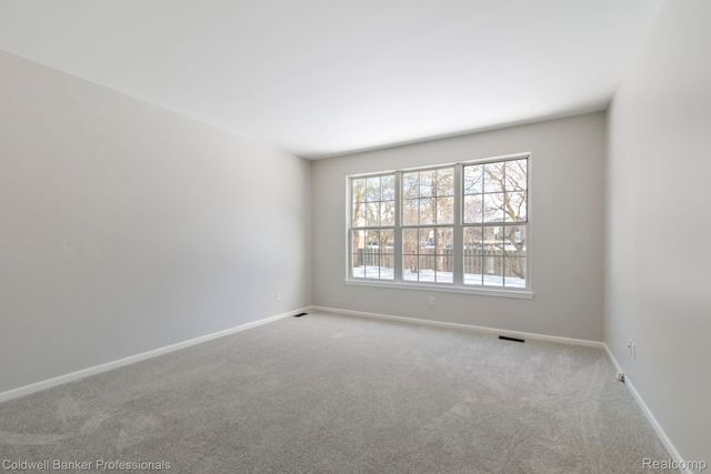 38178 Saratoga Circle, Farmington Hills, MI 48331