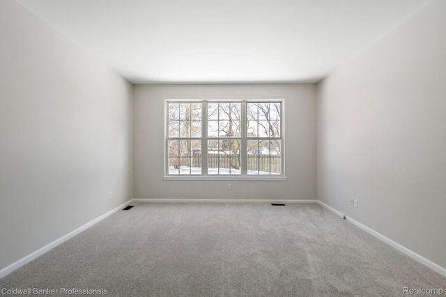 38178 Saratoga Circle, Farmington Hills, MI 48331