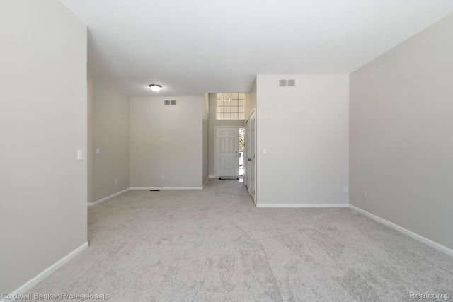 38178 Saratoga Circle, Farmington Hills, MI 48331