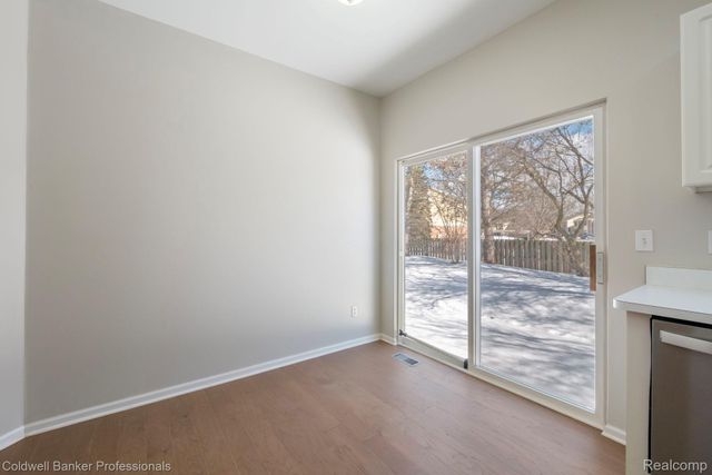 38178 Saratoga Circle, Farmington Hills, MI 48331