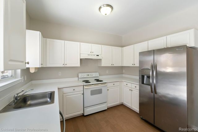 38178 Saratoga Circle, Farmington Hills, MI 48331