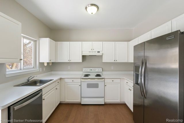 38178 Saratoga Circle, Farmington Hills, MI 48331