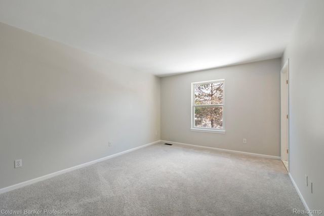 38178 Saratoga Circle, Farmington Hills, MI 48331