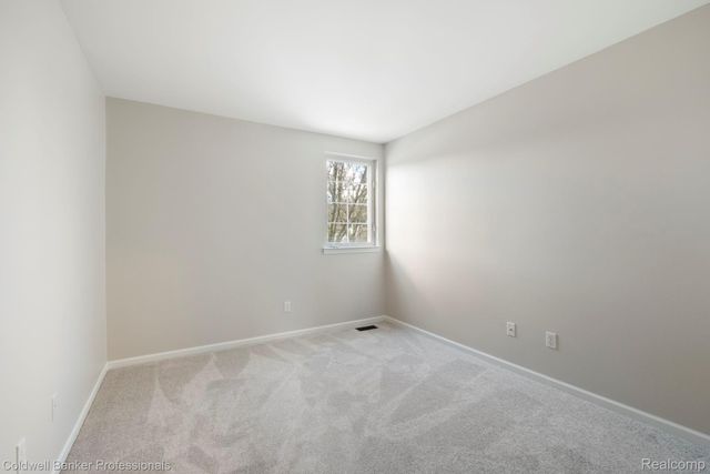 38178 Saratoga Circle, Farmington Hills, MI 48331