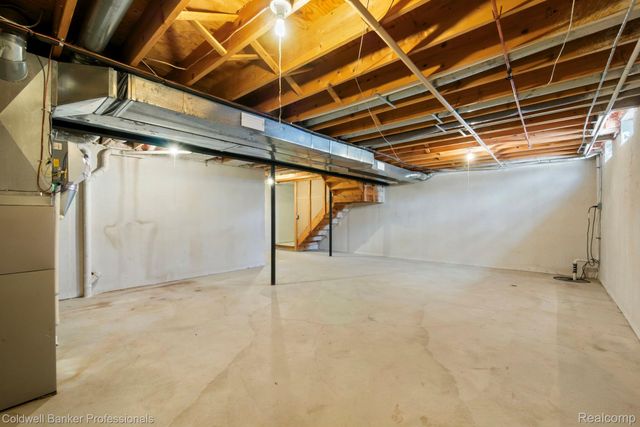 38178 Saratoga Circle, Farmington Hills, MI 48331