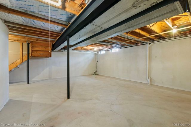 38178 Saratoga Circle, Farmington Hills, MI 48331