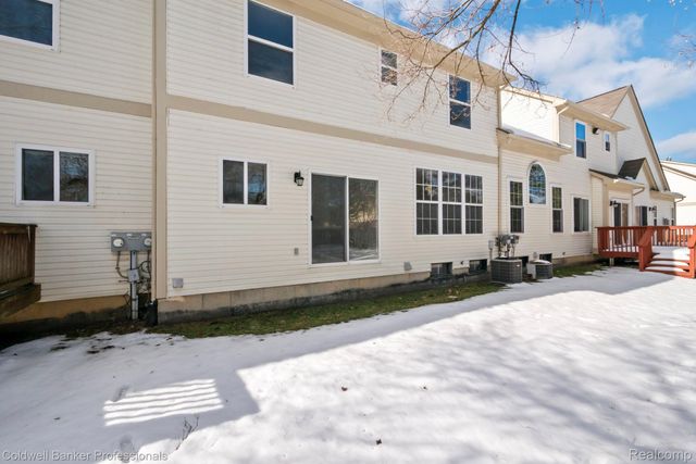 38178 Saratoga Circle, Farmington Hills, MI 48331