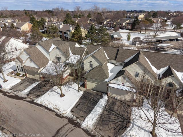 38178 Saratoga Circle, Farmington Hills, MI 48331